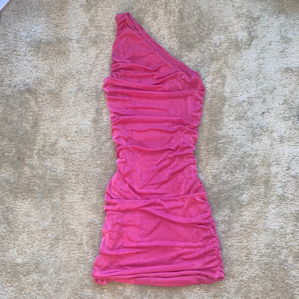 ONE SHOULDER HOT PINK MINI DRESS